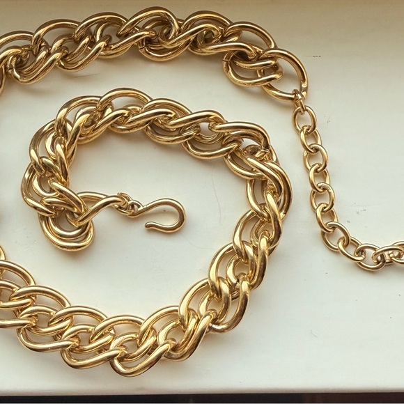 Givenchy Gold Tone Interwoven Link Necklace- New Old Stock - Picture 1 of 4